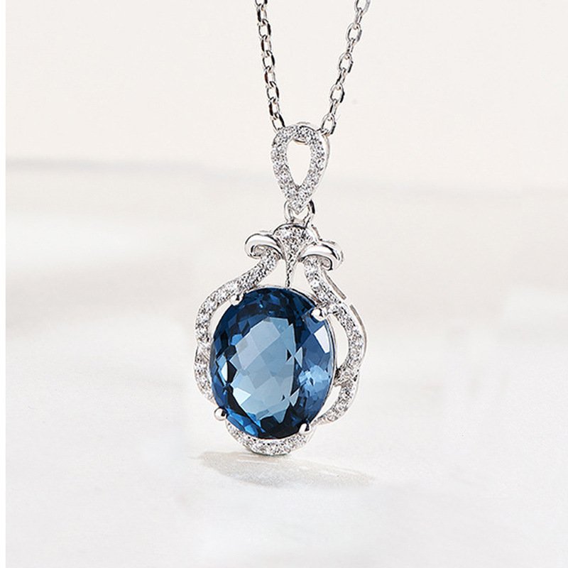 Blue crystal necklace women, elegant, simple and fresh clavicle chain blue topaz gem pendant